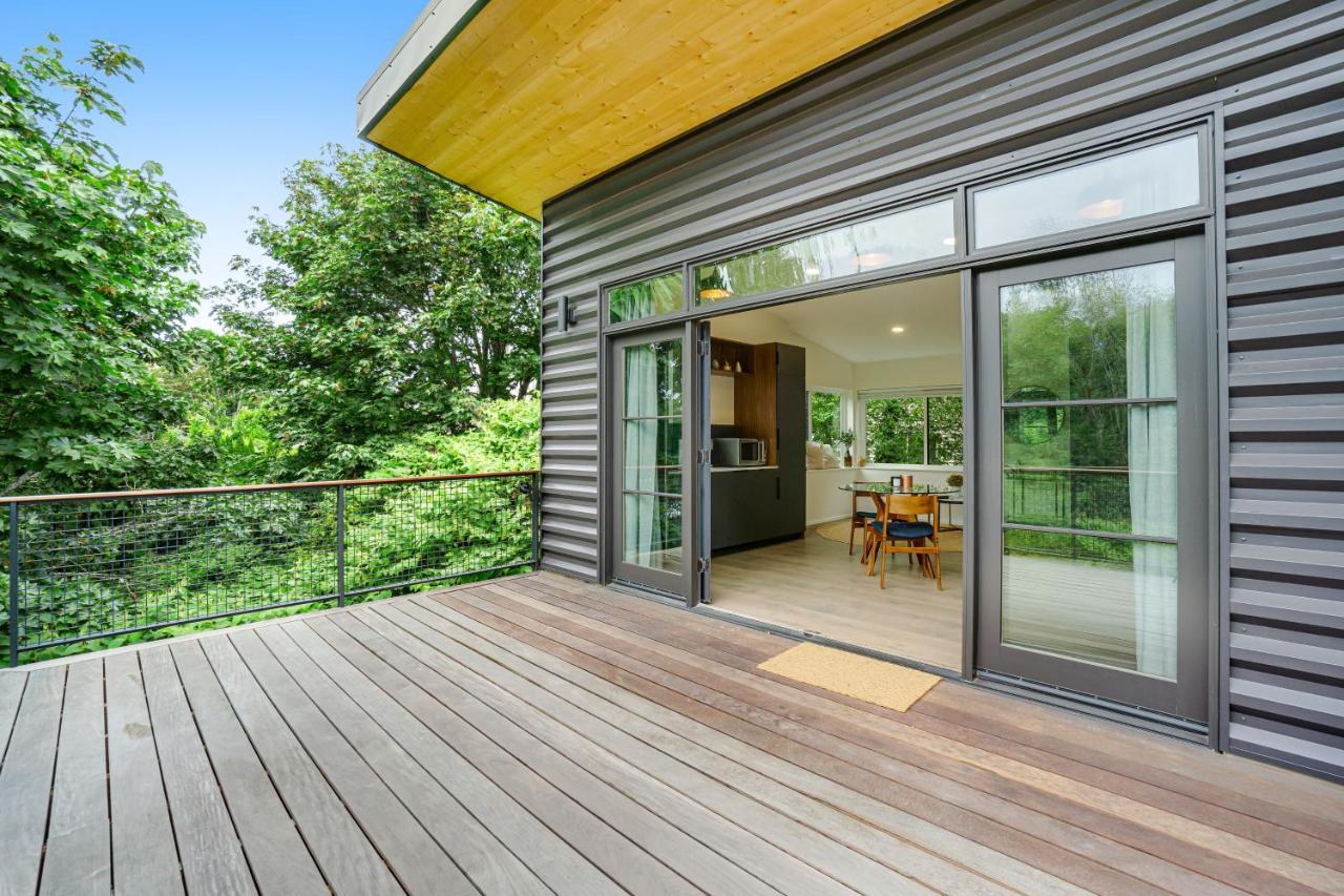 The Treehouse Hotel Seattle Exterior photo