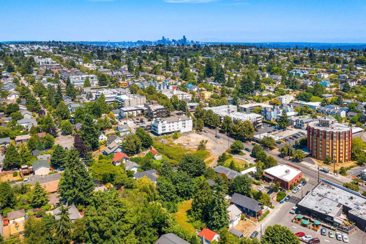The Treehouse Hotel Seattle Exterior photo