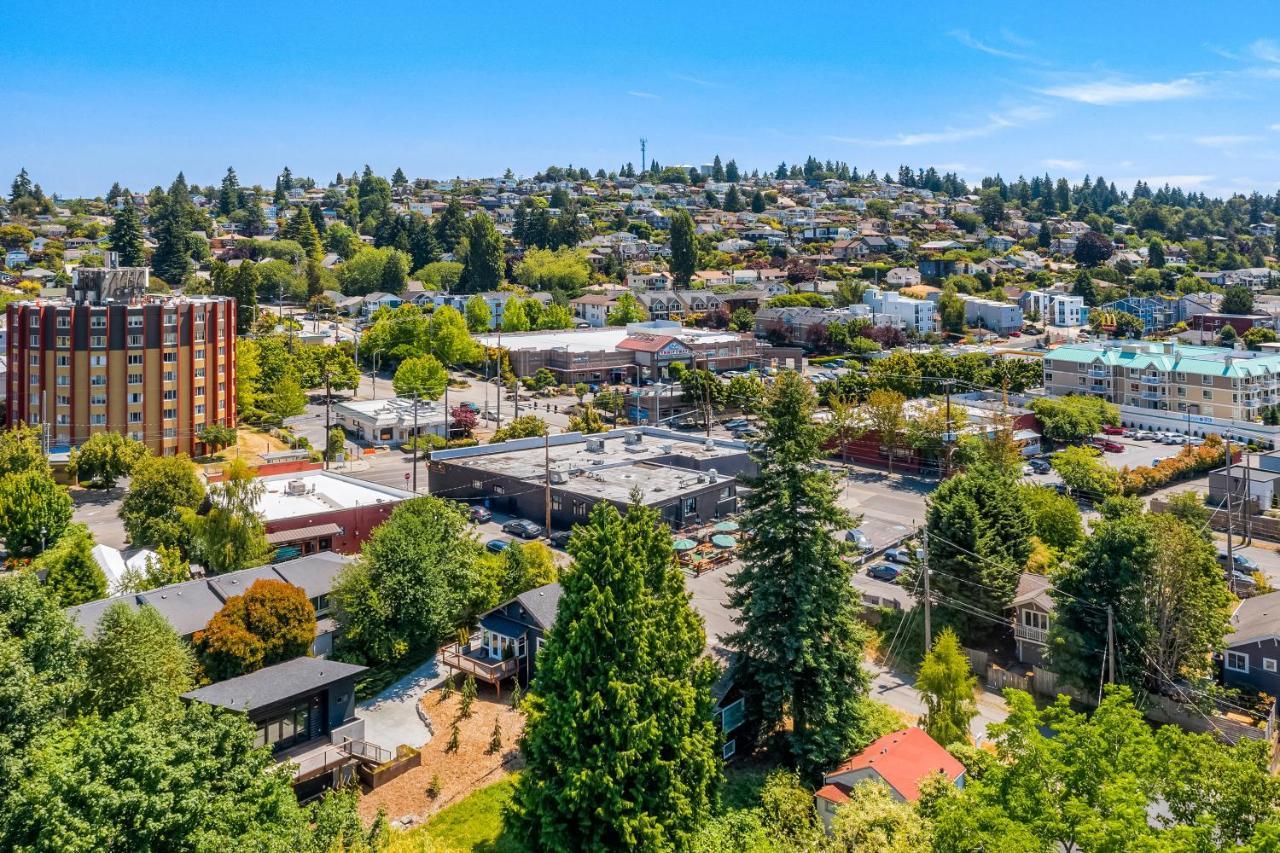 The Treehouse Hotel Seattle Exterior photo